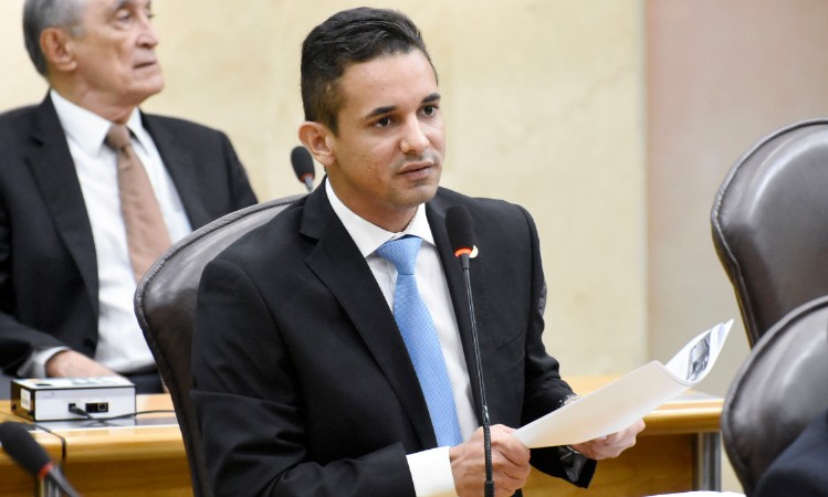 Deputado cobra manutenção de rodovias na região Oeste e Alto Oeste do RN
